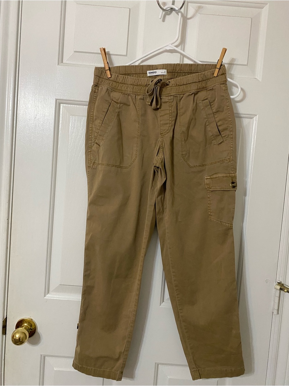 Women’s Cargo Jogger Pants in Khaki